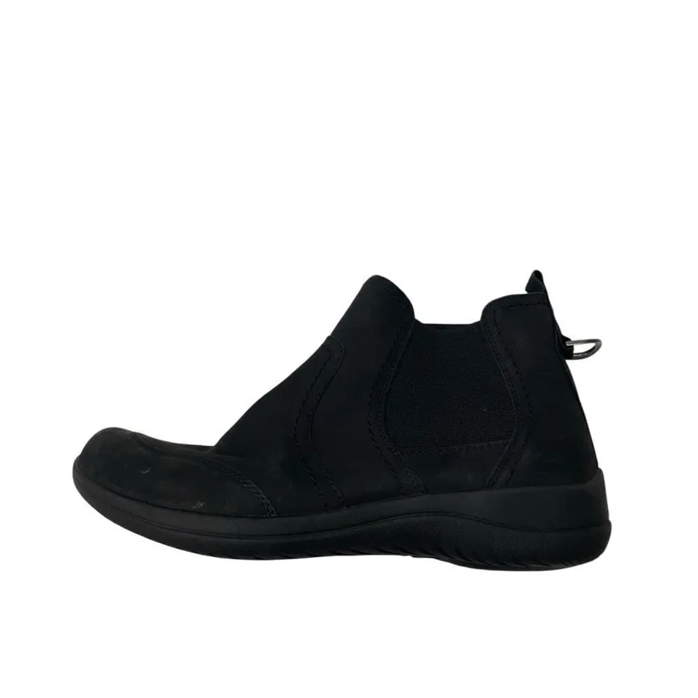 EARTH Faine Round Toe Pull on Boots Black Size 10 W